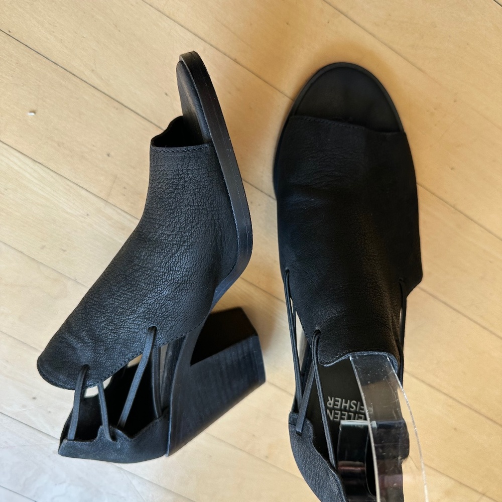 Eileen Fisher Alfie Black suede sandals,7.5 . CB2369 - Picture 2 of 7